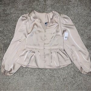 New Old Navy Women’s Elegant Cream Button-Up Blouse size XS